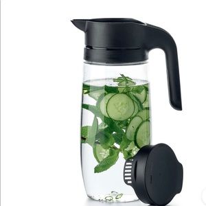 Tupperware Clearly Elegant Pitcher New !!!